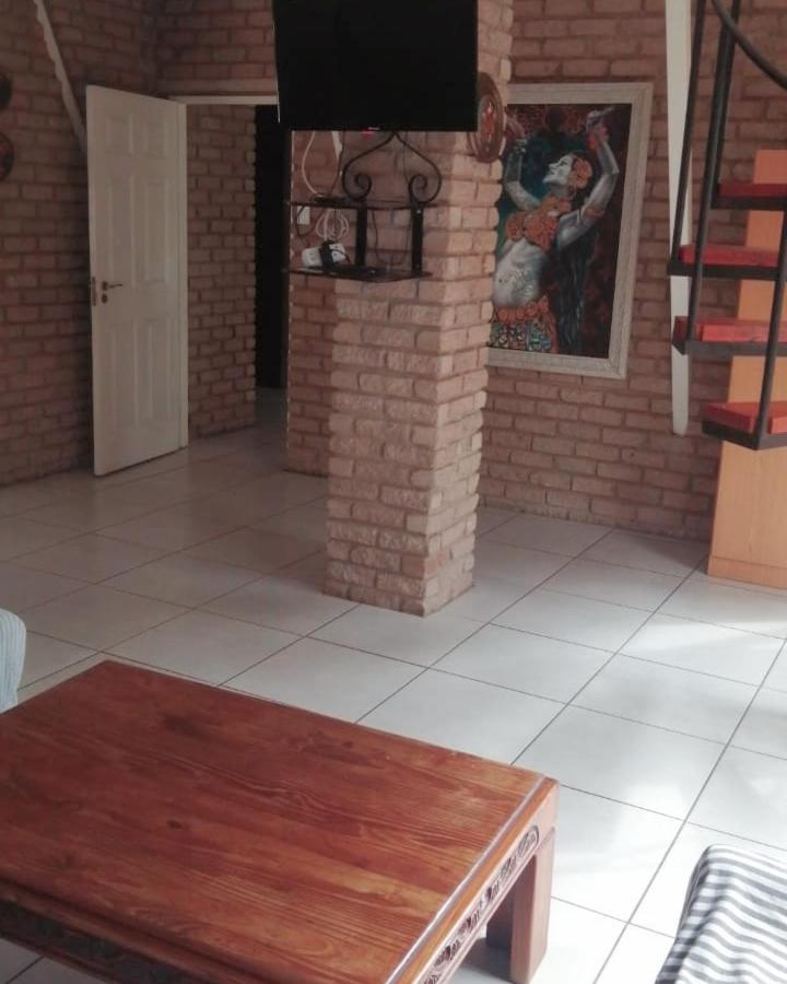 Tsumeb Backpackers & Safari Hostel Exterior photo