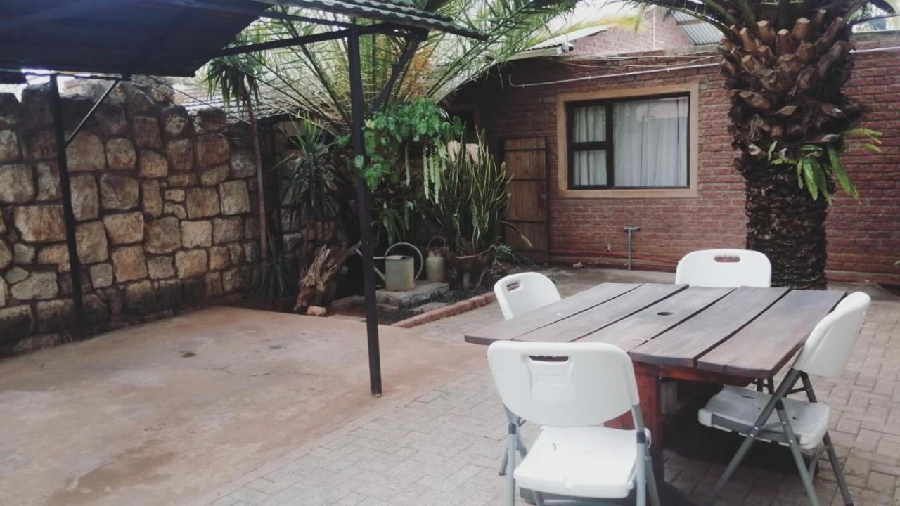 Tsumeb Backpackers & Safari Hostel Exterior photo